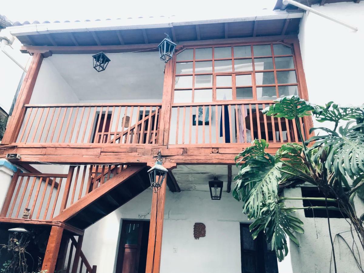 Hostal Chasqui Otavalo Exterior photo